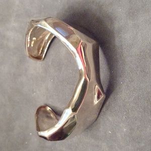 NWOT Stunning Gold Cuff Bracelet